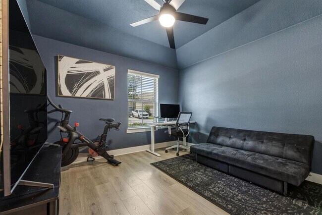 Building Photo - 4505 Post Loop