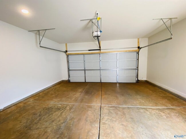 Building Photo - 408 Edgebrook Dr