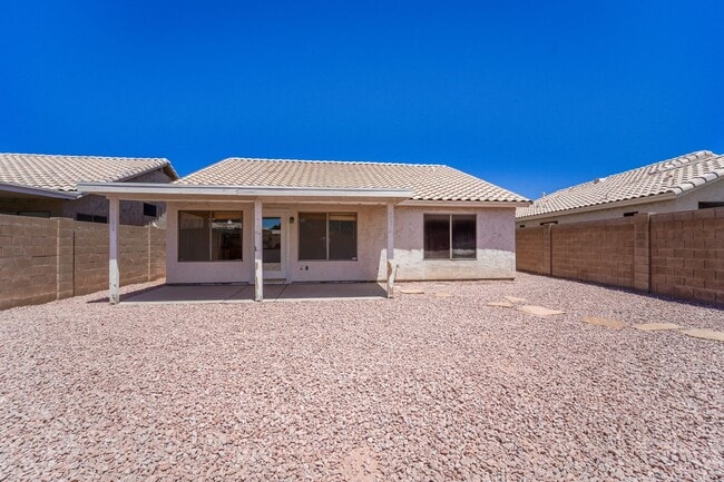 Building Photo - Chic Peoria Rental – Updated Appliances & ...