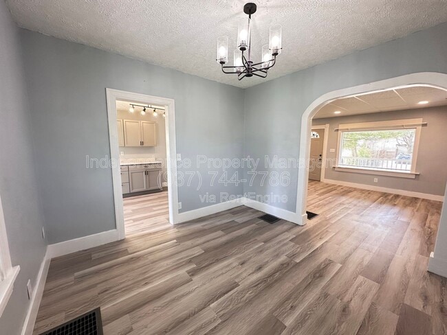 Building Photo - 1020 Walnut Hill Pl