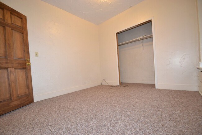 Building Photo - 567 Cross Ct