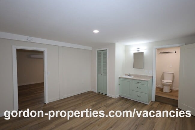 Building Photo - Saint Helens OR - newly renovated 1 bedroom apartment