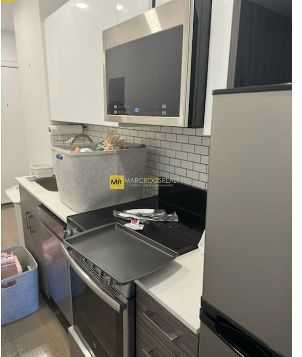 Building Photo - 43 Joy St