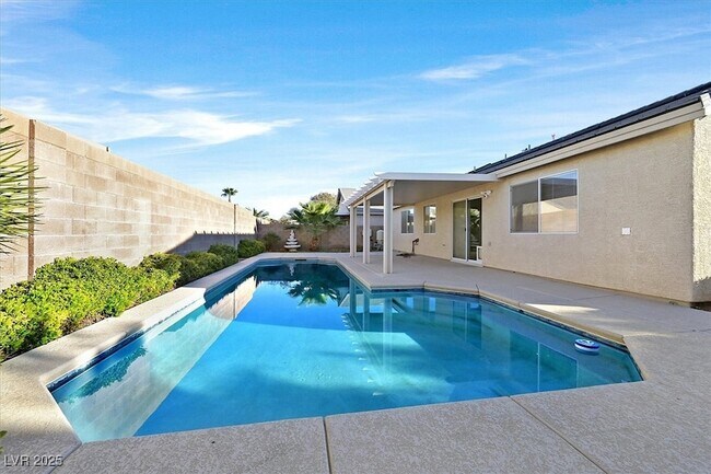 Building Photo - 7504 Evening Falls Dr