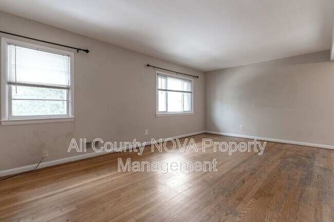 Building Photo - 4141 21st Rd N