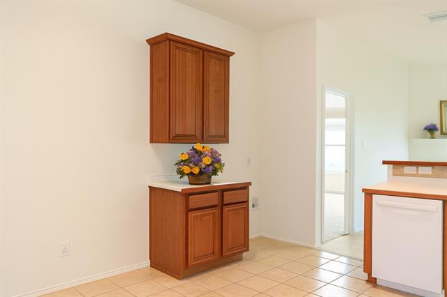 Building Photo - 1121 Roping Reins Way