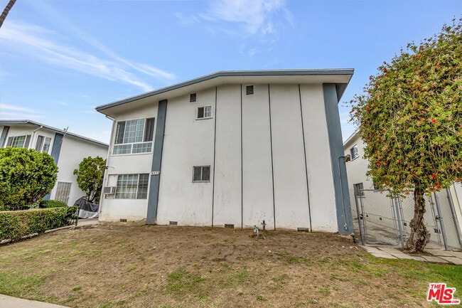 Building Photo - 4035 Inglewood Blvd