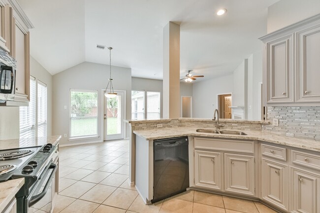 Building Photo - 9623 Wakefield Village Dr