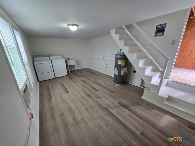 Building Photo - 702 Anaqua Ave