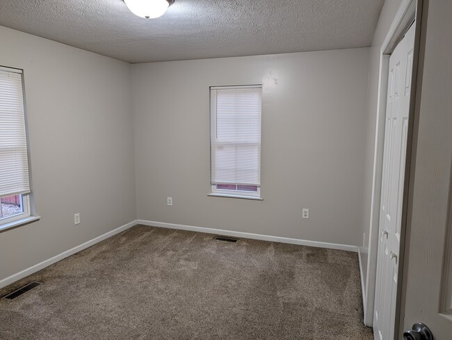 Building Photo - 825 Camp St