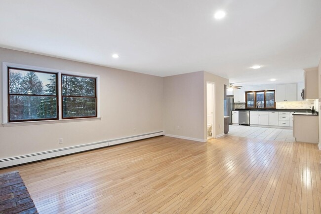 Building Photo - 4489 Pompey Center Rd