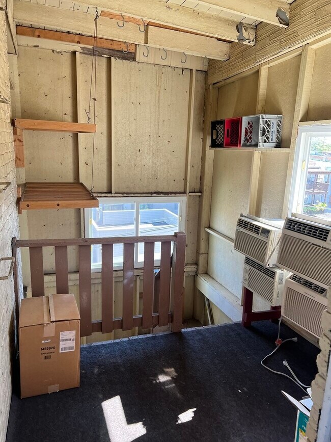 Building Photo - 2439 N Francisco Ave