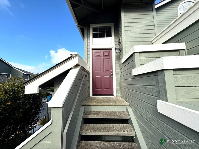 Building Photo - Remodeled 2-Bedroom Home with City Views in Daly City