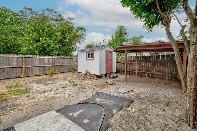 Building Photo - 1313 Glenn St