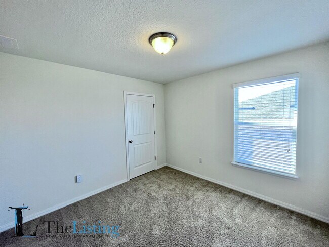 Building Photo - 1924 Siesta Falls Ct