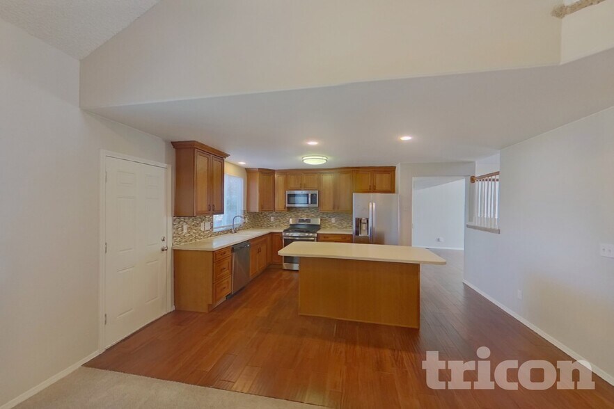 Building Photo - 656 Golden Eagle Dr