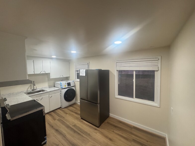 Building Photo - 1119 S Alderwood Dr