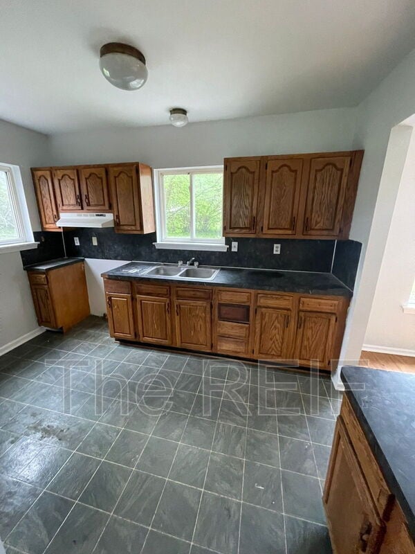 Building Photo - 1082 W Juliah Ave