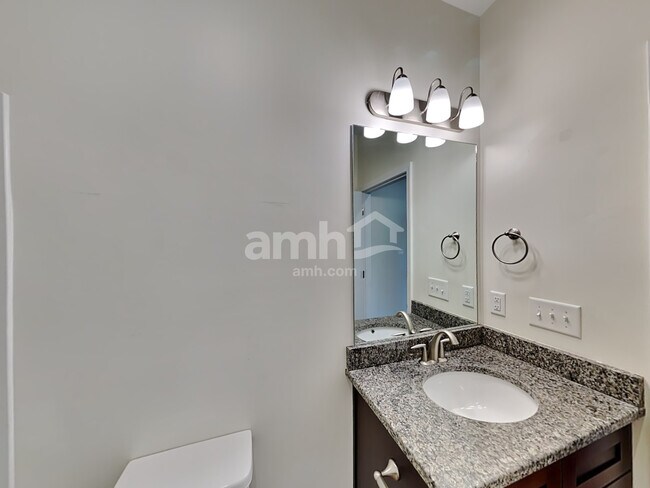 Building Photo - 600 Drema Ct