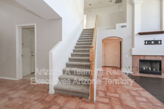 Building Photo - 831 S Rincon Rising Rd