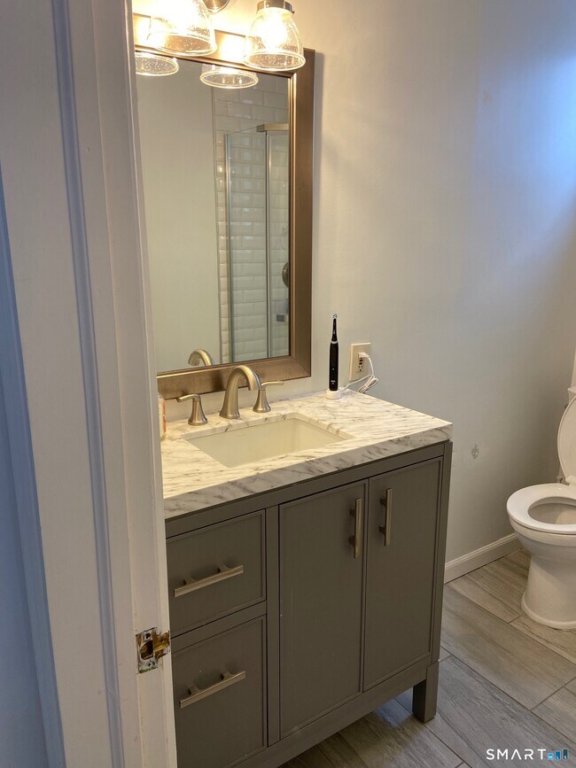 Building Photo - 4 McKendry Ct