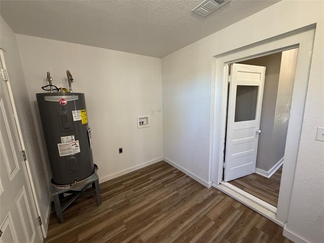 Building Photo - 705 E 9th St