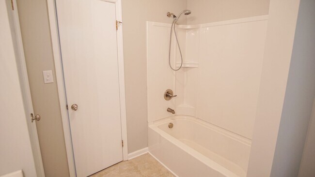 Building Photo - 344 Stagecoach Way