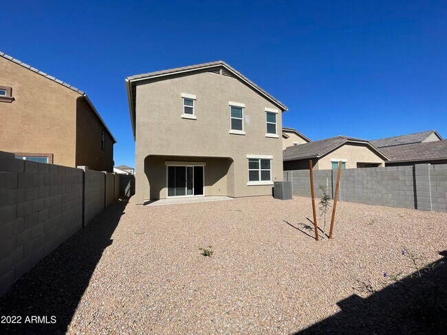 Building Photo - 36597 W Santa Clara Ave