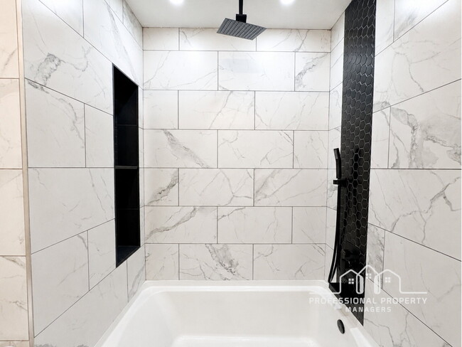 Building Photo - 2-bedroom, 2-bathroom home in Casitas Del Valle Townhouses