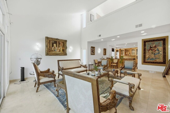 Building Photo - 2846 Royston Pl