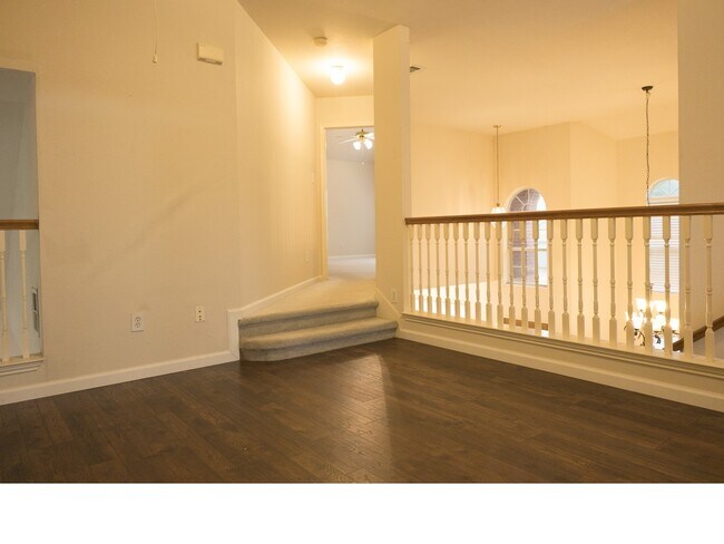 Building Photo - 4325 Palmdale Dr