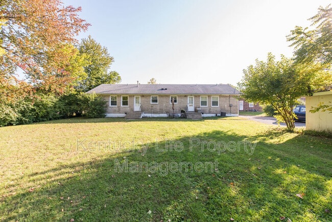Building Photo - 104 Greenbriar Rd