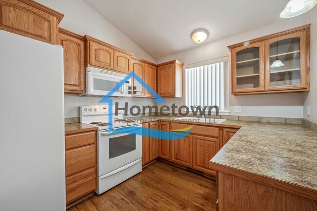 Building Photo - 3 Bedroom, 2 Bathroom Home, with Attached 2 Car Garage Available in Coeur d'Alene!