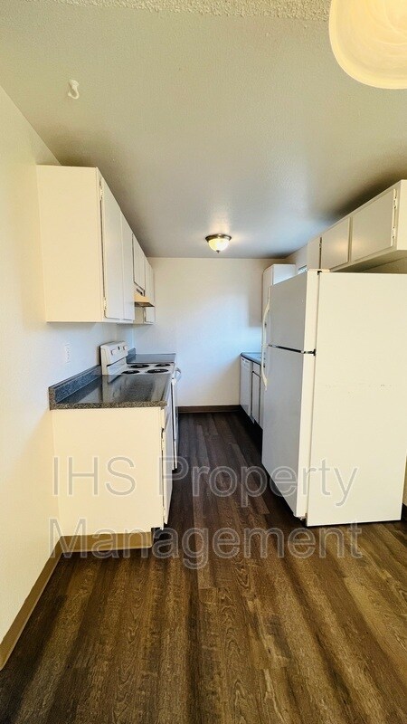 Building Photo - 409 Benham St