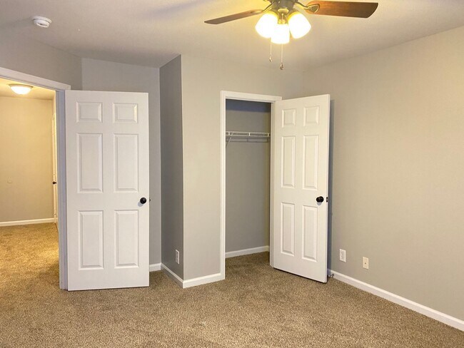 Building Photo - 109 Maureen Dr