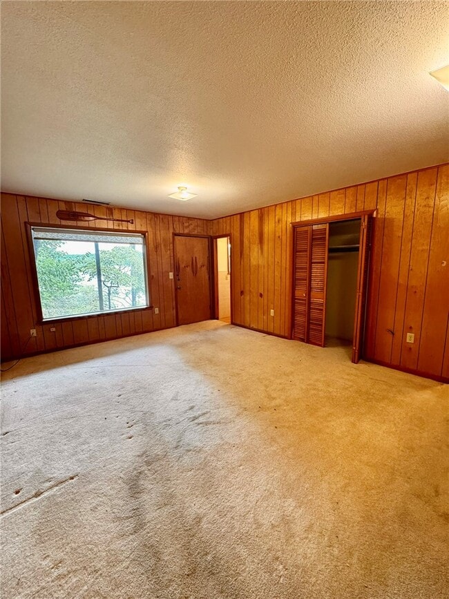 Building Photo - 15344 Dutchmans Dr