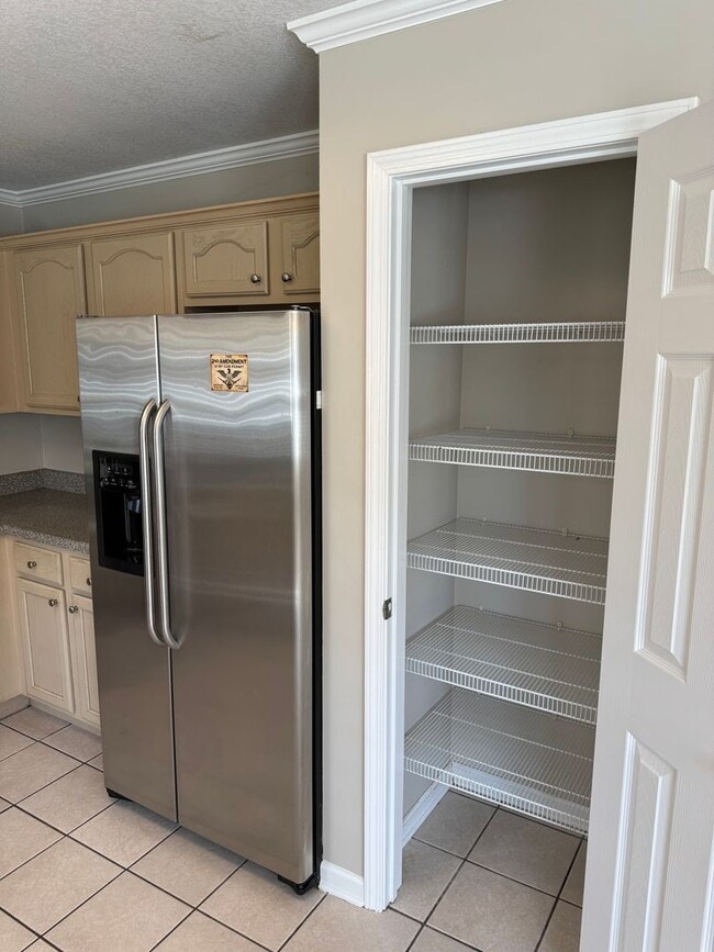 Building Photo - Great 3 bedroom 2.5 bath home!