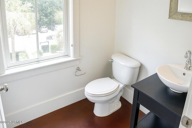 Building Photo - 23 Market