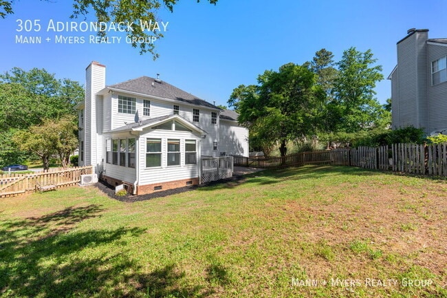 Building Photo - 305 Adirondack Way