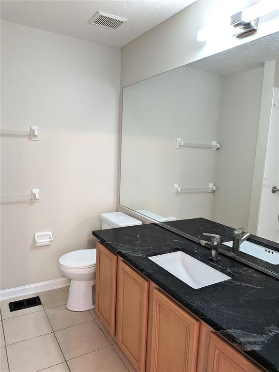 Building Photo - 902 Vineland Pl
