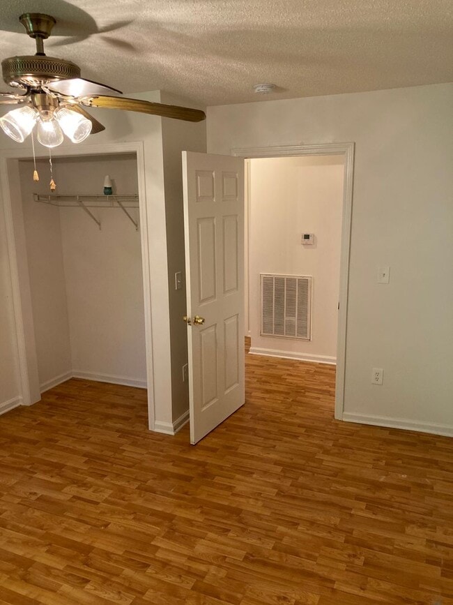 Building Photo - 224 Couper St NE