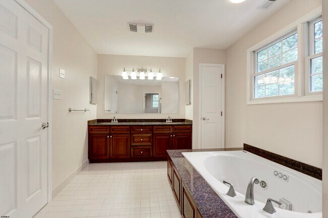 Building Photo - 113 Lighthouse Ln