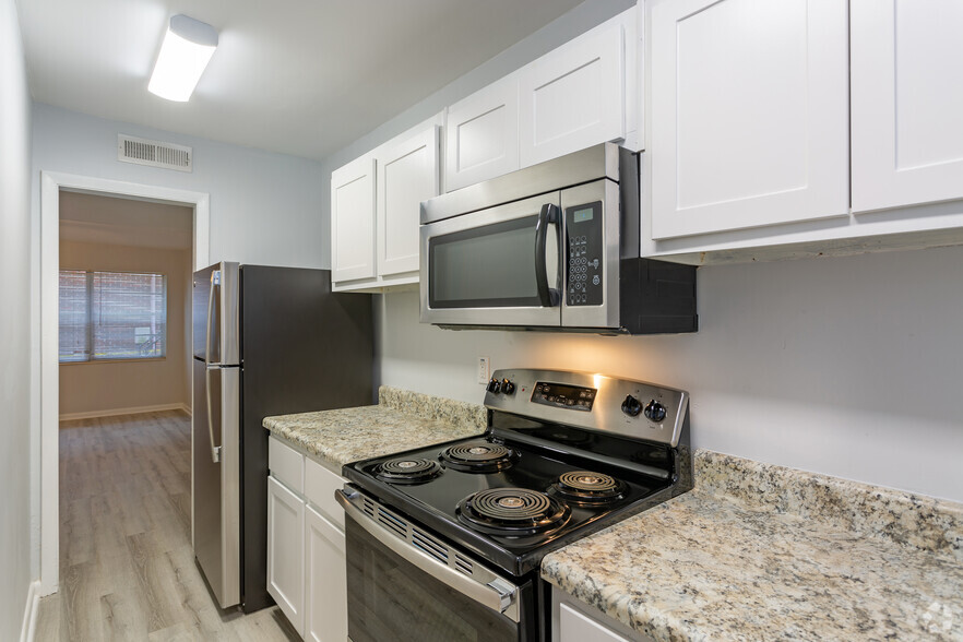 Remodeled, 2BR, 1.5BA-1100 SF, Kitchen - Georgetown Apartments