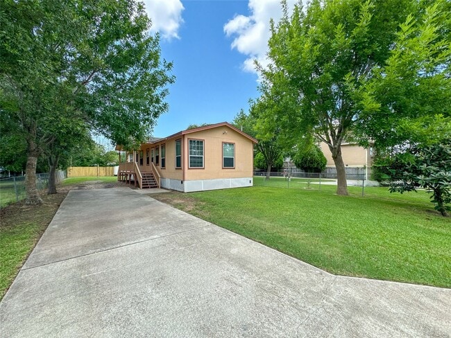 Building Photo - 4717 Heron St