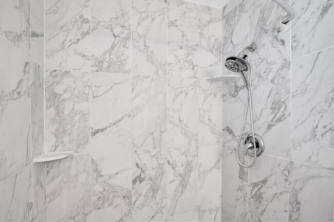 Building Photo - 765 56th Ave S