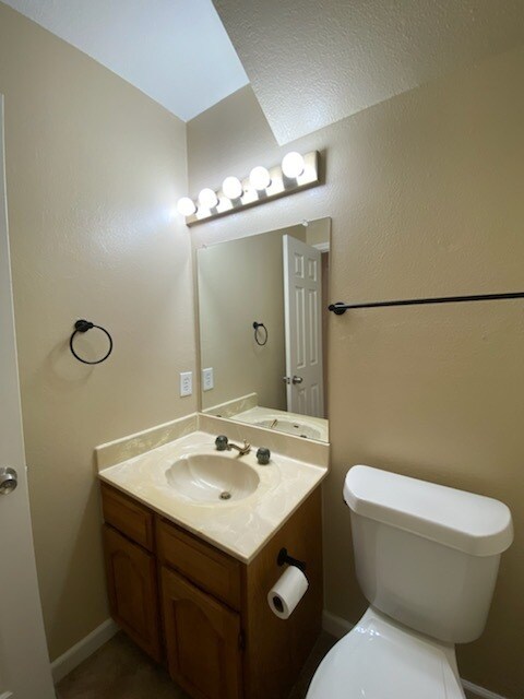 Building Photo - 2 story 1 bed 1.5 bath towhome