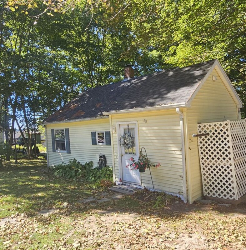 Building Photo - 25 Welchs point Rd