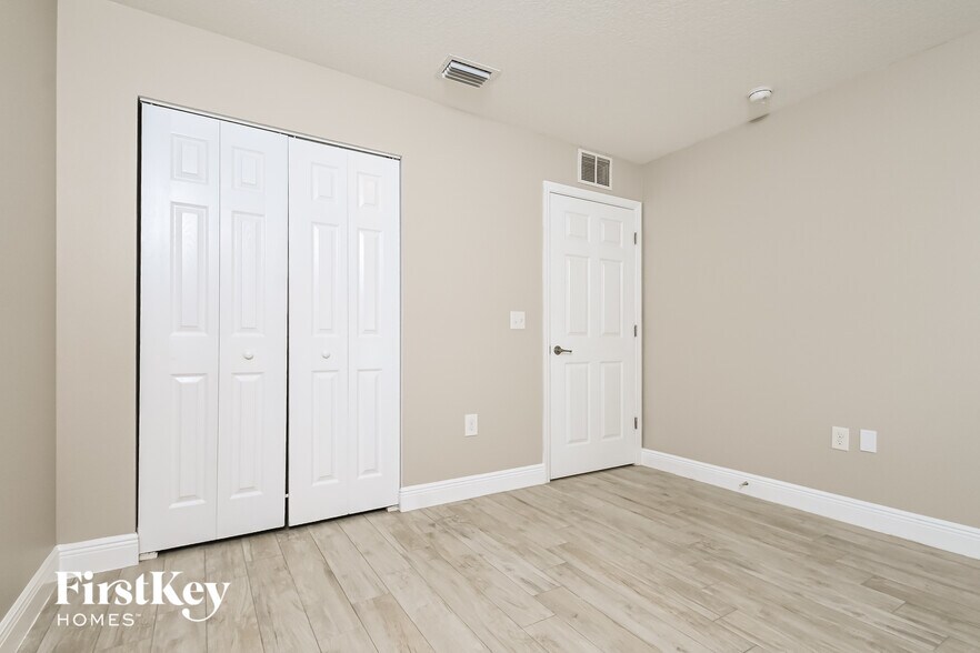 Building Photo - 11202 Hidden Breeze Dr