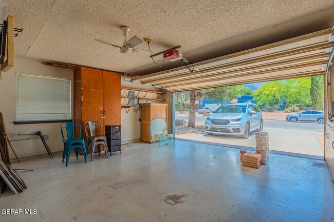 Building Photo - 6815 Villa Hermosa Dr
