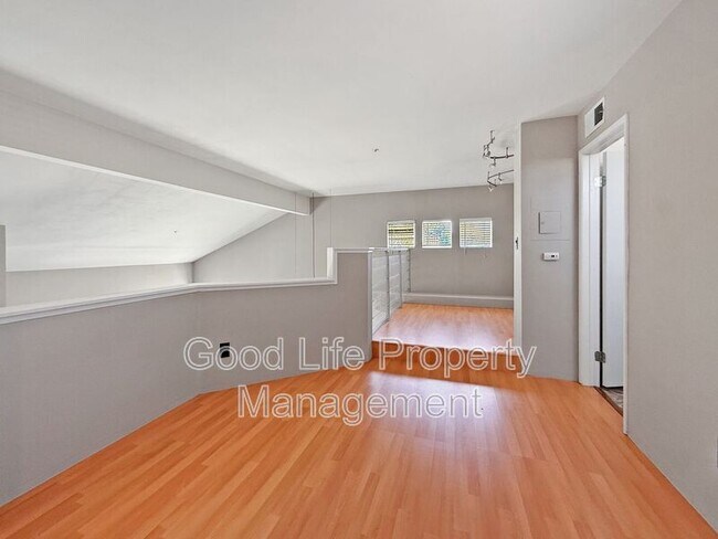 Building Photo - 2510 Jamacha Rd